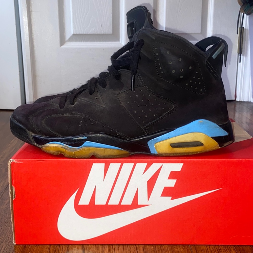 Air Jordan 6 “UNC”